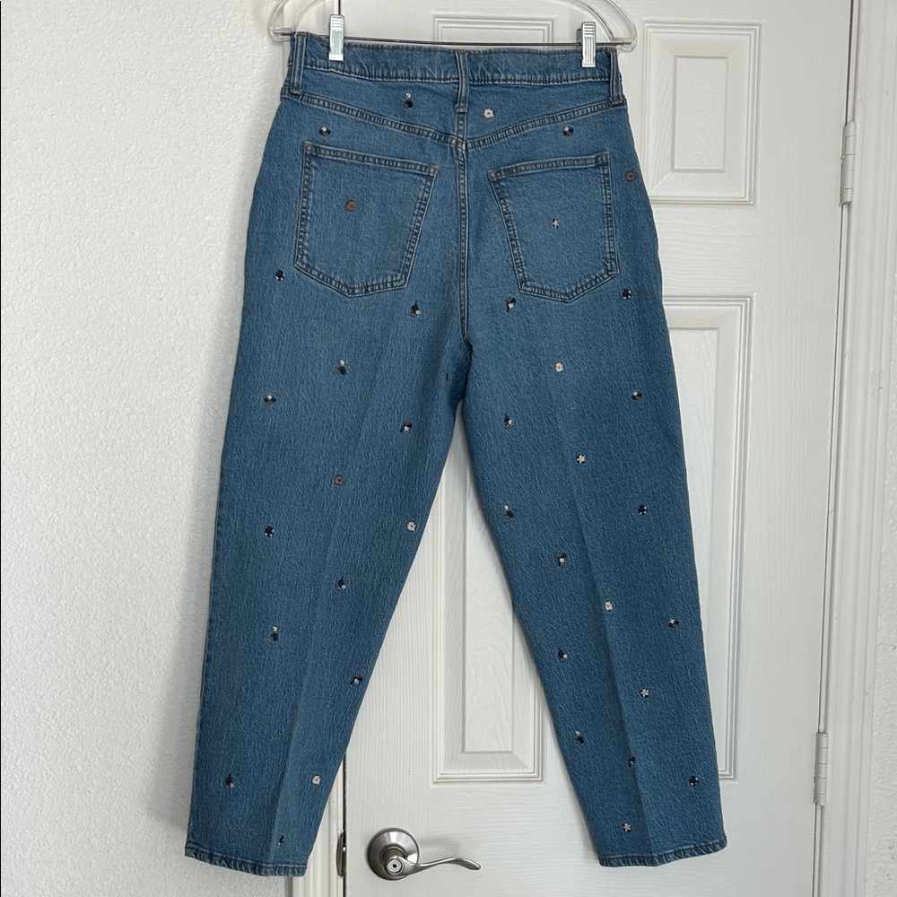 Universal Thread Blue Embroidered Jeans - Picture 3 of 4